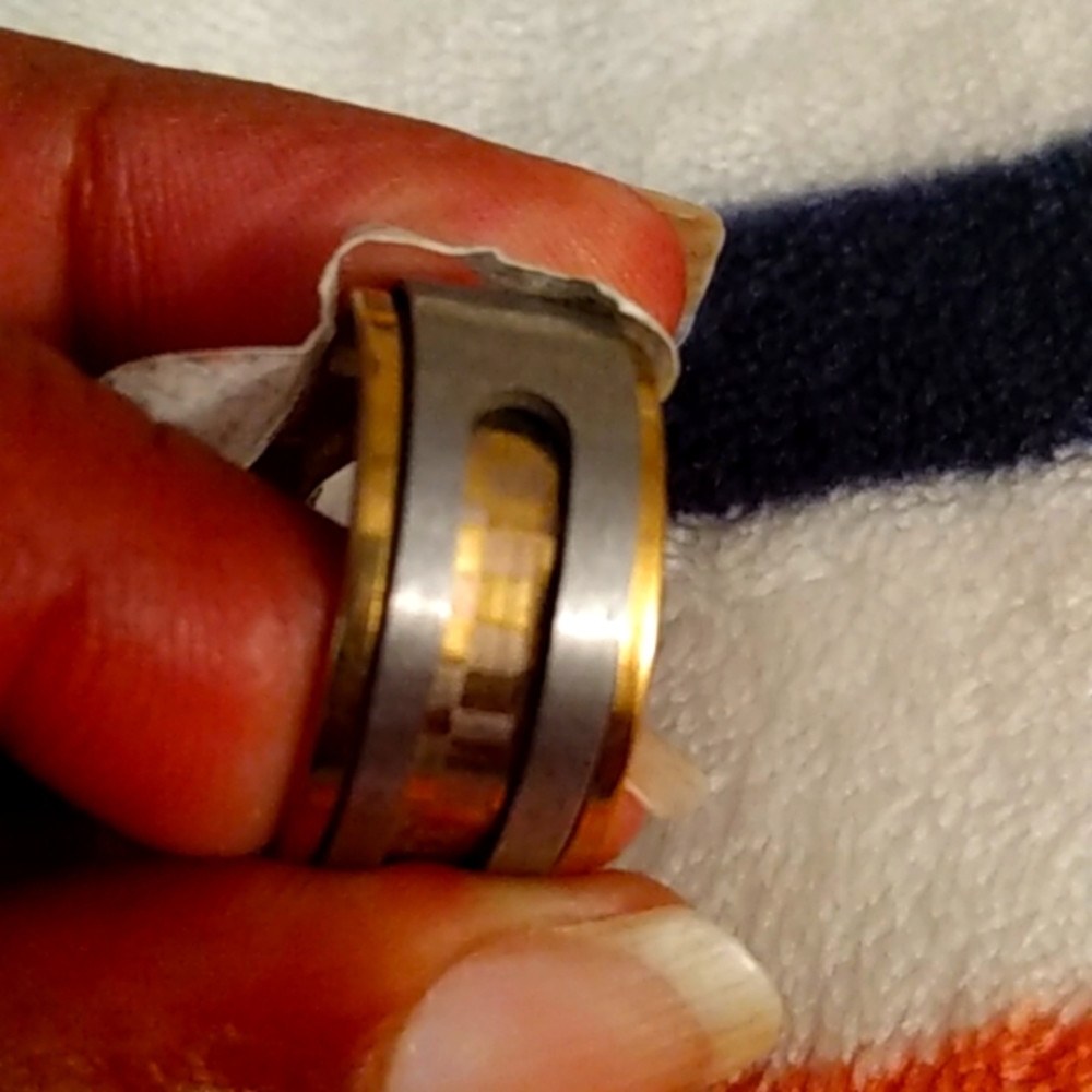 Stainless Steel Checked Spinner Ring